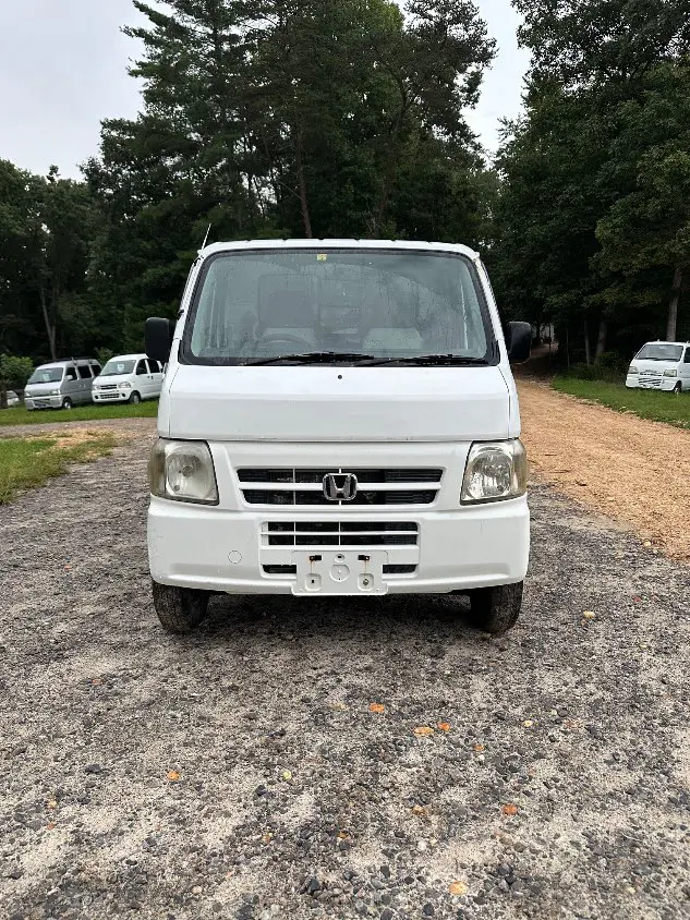 2001 Honda Acty 4WD, a white Kei Truck, for sale at Mayberry Mini Trucks in Mount Airy, NC (photo 4 of 20)