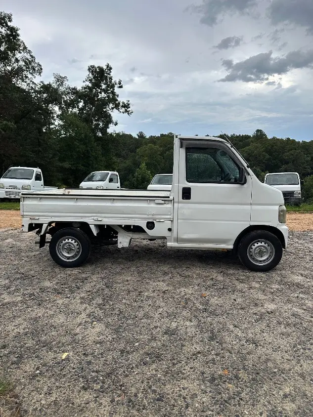 2001 Honda Acty 4WD, a white Kei Truck, for sale at Mayberry Mini Trucks in Mount Airy, NC (photo 6 of 20)