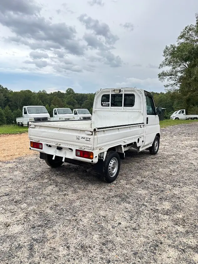 2001 Honda Acty 4WD, a white Kei Truck, for sale at Mayberry Mini Trucks in Mount Airy, NC (photo 7 of 20)