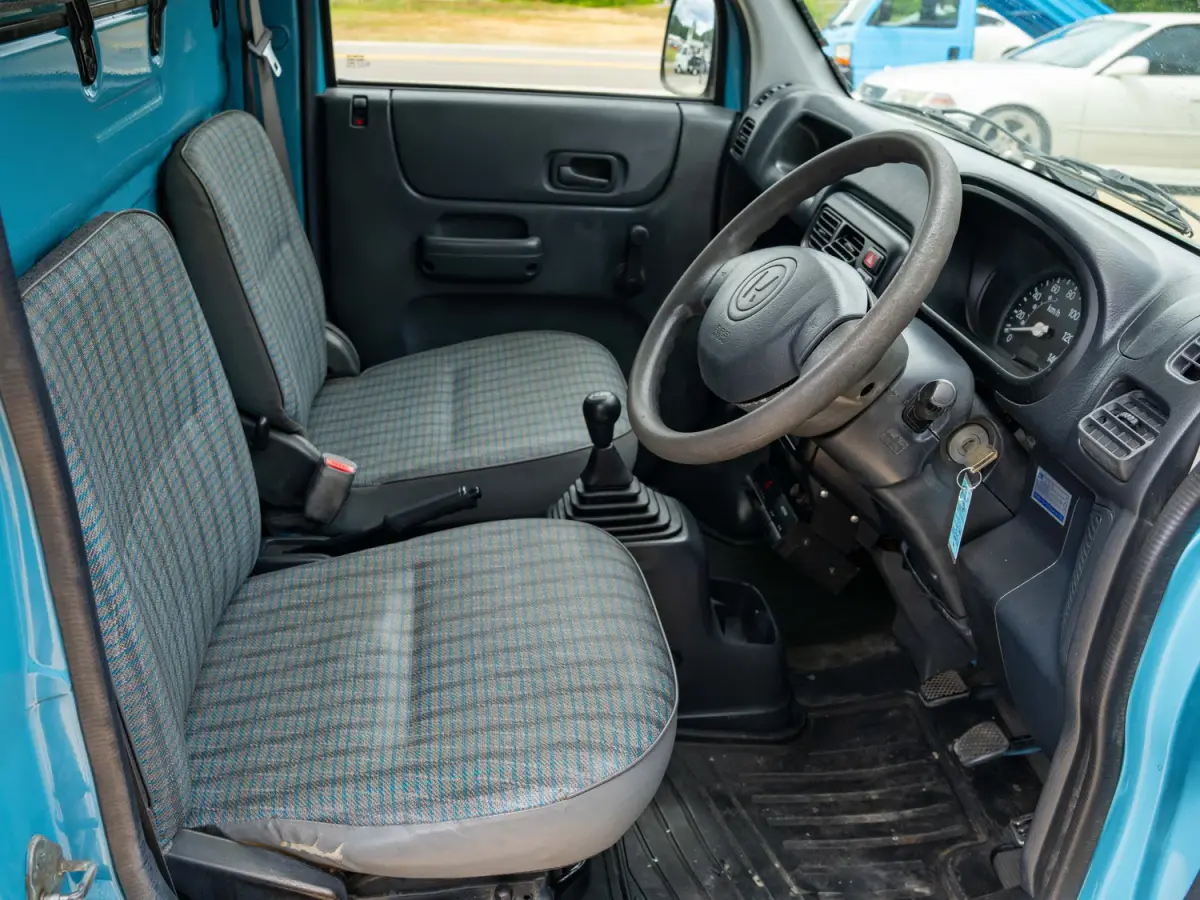 2001 Honda Acty Refrigerated Box Truck, a blue Kei Truck, for sale at Japan Direct Motors in Irmo, SC (photo 14 of 18)