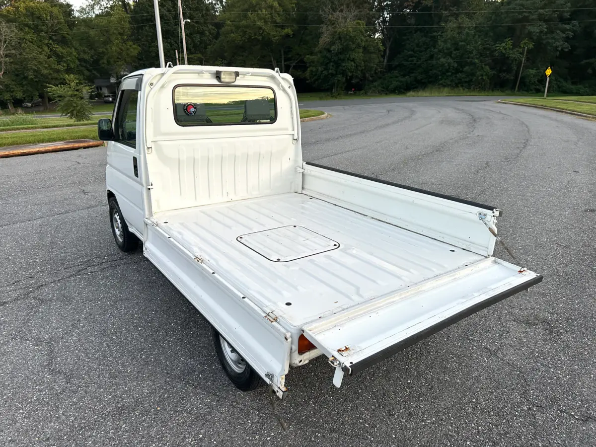 2001 Honda Acty SDX 4WD, a Kei Truck, for sale at Tokyo Motors DC in Boyds, MD (photo 5 of 15)