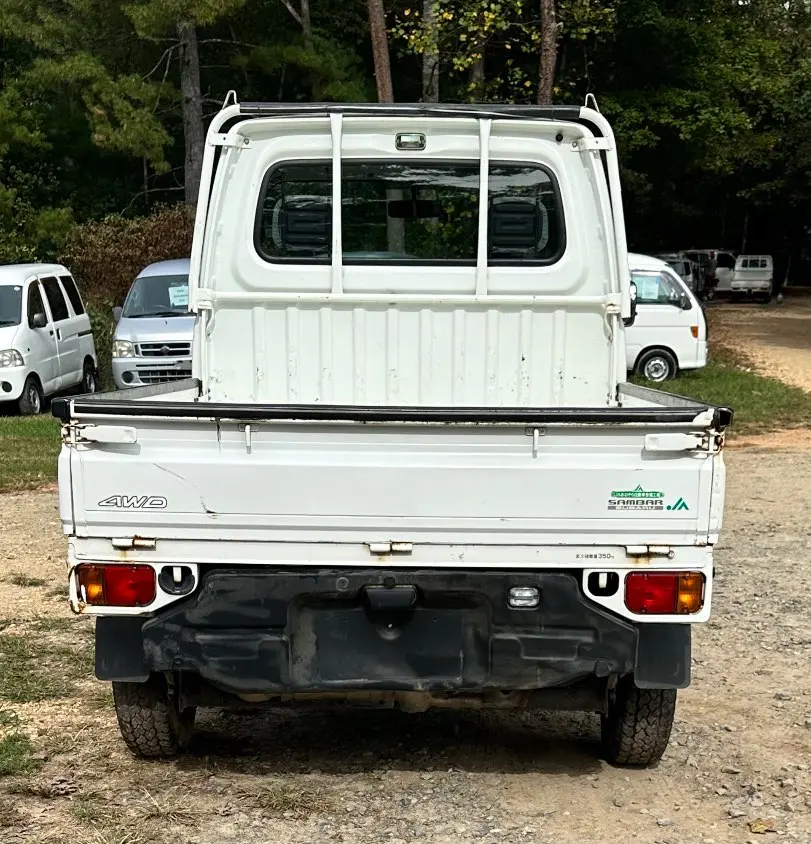 2001 Subaru Sambar 4WD, a white Kei Truck, for sale at Mayberry Mini Trucks in Mount Airy, NC (photo 6 of 17)