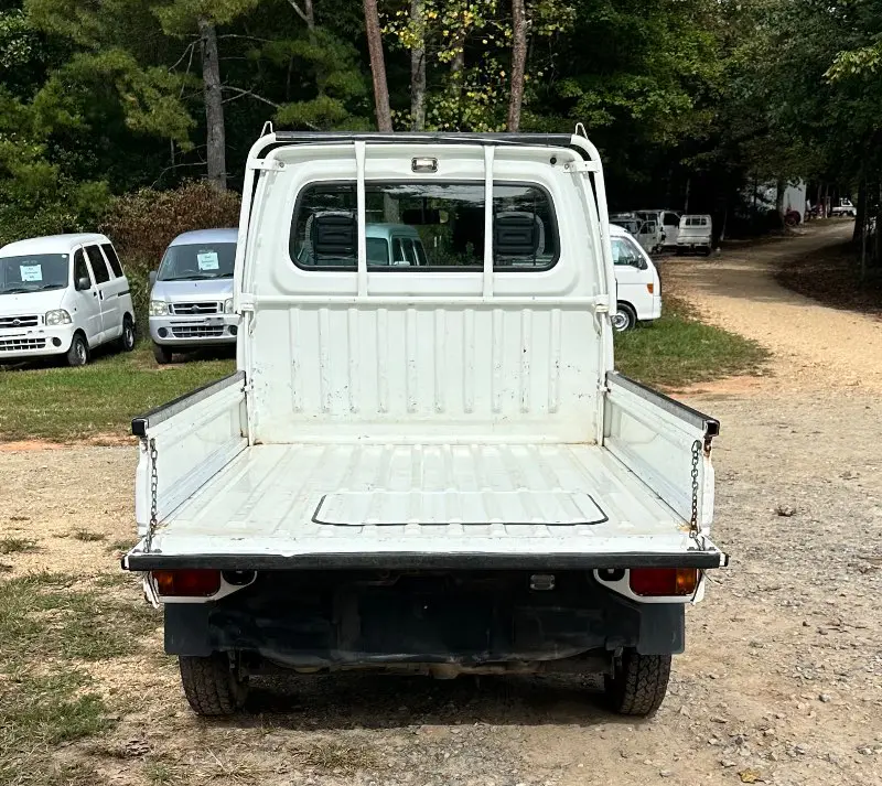 2001 Subaru Sambar 4WD, a white Kei Truck, for sale at Mayberry Mini Trucks in Mount Airy, NC (photo 7 of 17)
