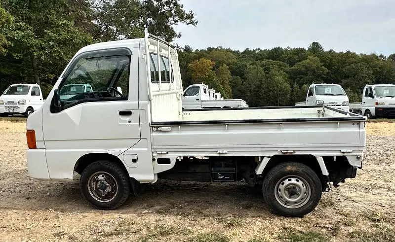 2001 Subaru Sambar 4WD, a white Kei Truck, for sale at Mayberry Mini Trucks in Mount Airy, NC (photo 9 of 17)