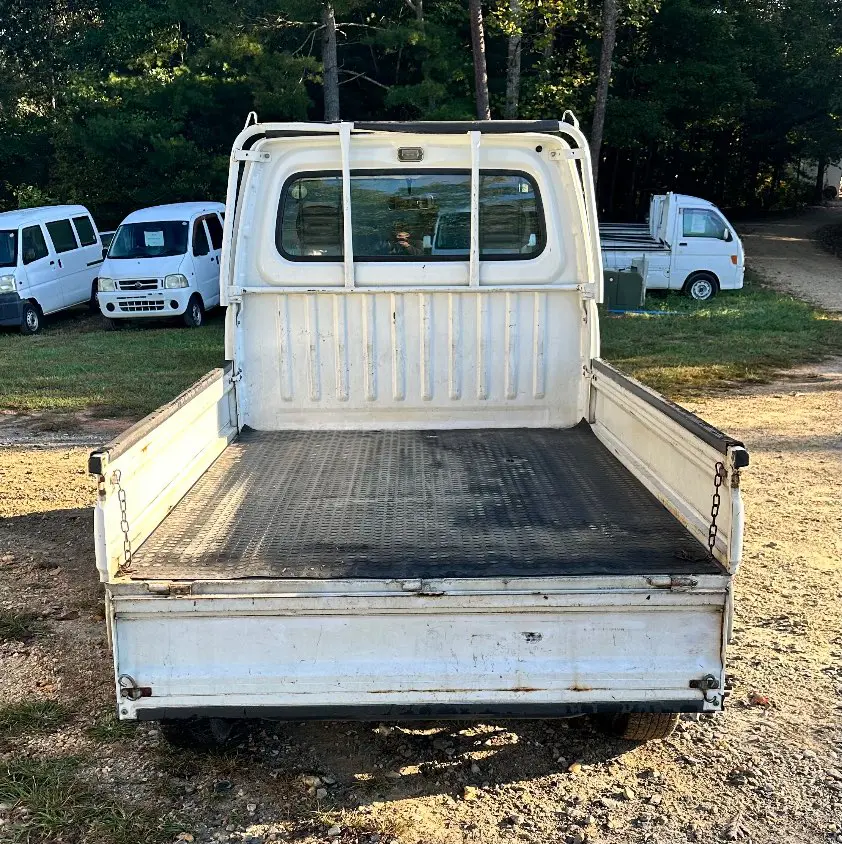 2001 Subaru Sambar 4WD, a white Kei Truck, for sale at Mayberry Mini Trucks in Mount Airy, NC (photo 5 of 12)
