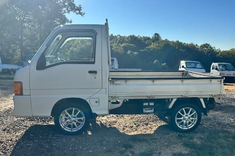 2001 Subaru Sambar 4WD, a white Kei Truck, for sale at Mayberry Mini Trucks in Mount Airy, NC (photo 7 of 12)