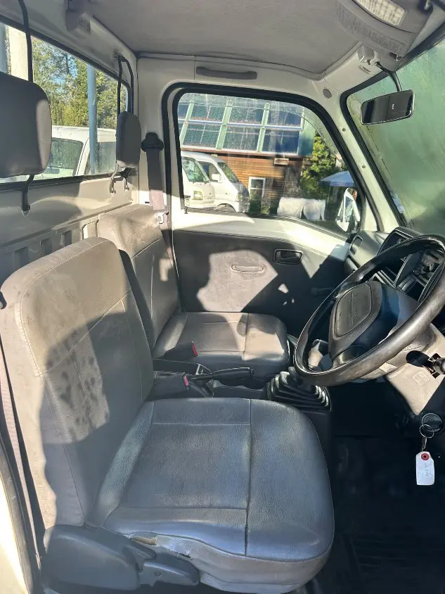 2001 Subaru Sambar 4WD, a white Kei Truck, for sale at Mayberry Mini Trucks in Mount Airy, NC (photo 8 of 12)