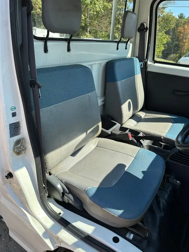 2001 Subaru Sambar 4WD, a white Kei Truck, for sale at Mayberry Mini Trucks in Mount Airy, NC (photo 17 of 20)