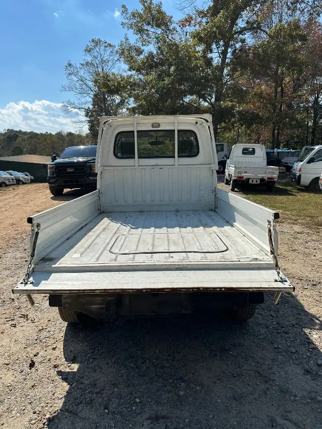 2001 Subaru Sambar 4WD, a white Kei Truck, for sale at Mayberry Mini Trucks in Mount Airy, NC (photo 9 of 20)