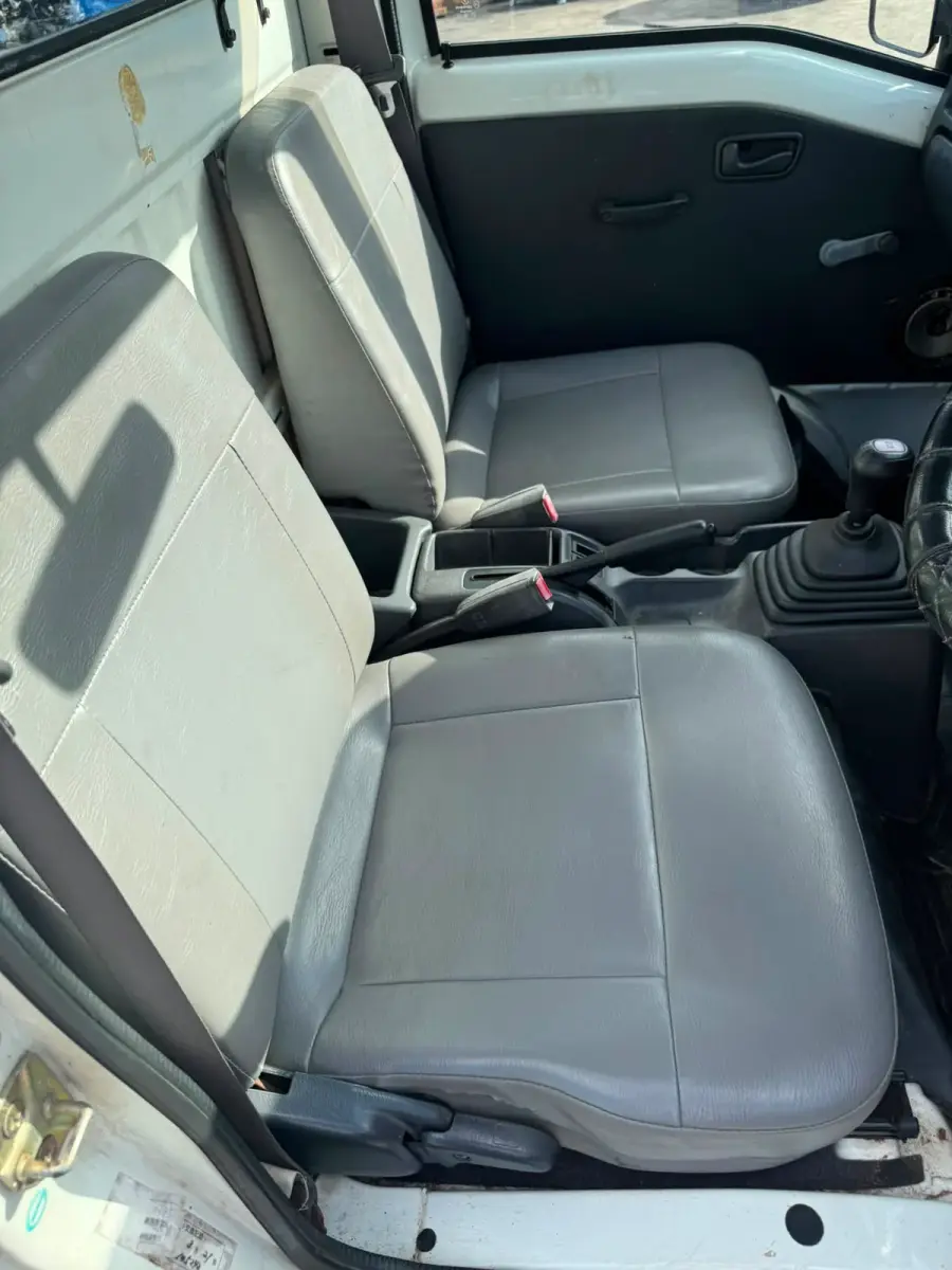 2001 Subaru Sambar 4x4, a white Kei Truck, for sale at Skyline Kei Trucks in Houston, TX (photo 5 of 7)