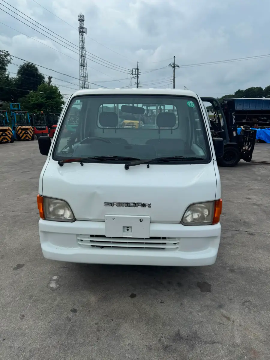 2001 Subaru Sambar 4x4, a white Kei Truck, for sale at Skyline Kei Trucks in Houston, TX (photo 2 of 15)