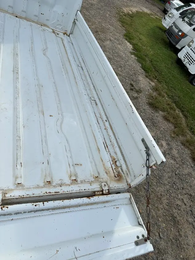 2001 Suzuki Carry 4WD, a white Kei Truck, for sale at Mayberry Mini Trucks in Mount Airy, NC (photo 10 of 20)