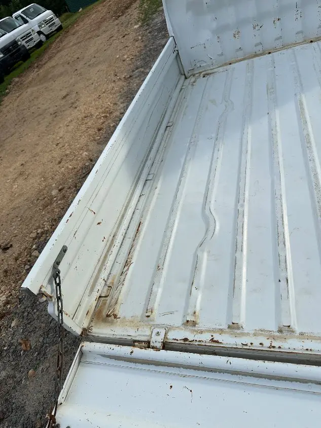 2001 Suzuki Carry 4WD, a white Kei Truck, for sale at Mayberry Mini Trucks in Mount Airy, NC (photo 11 of 20)