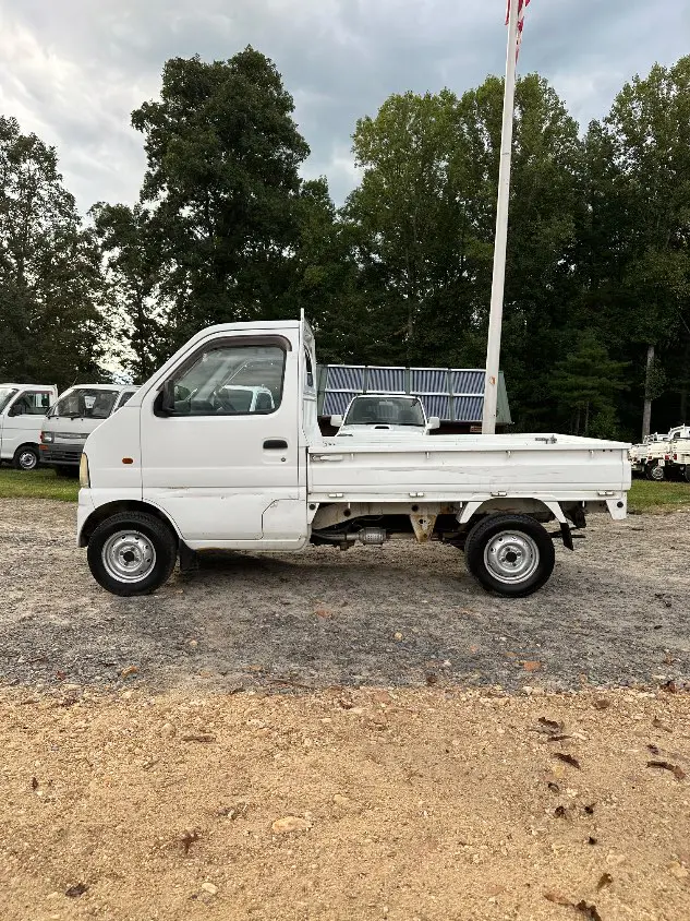 2001 Suzuki Carry 4WD, a white Kei Truck, for sale at Mayberry Mini Trucks in Mount Airy, NC (photo 13 of 20)