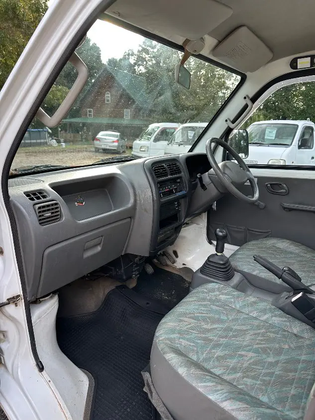 2001 Suzuki Carry 4WD, a white Kei Truck, for sale at Mayberry Mini Trucks in Mount Airy, NC (photo 15 of 20)