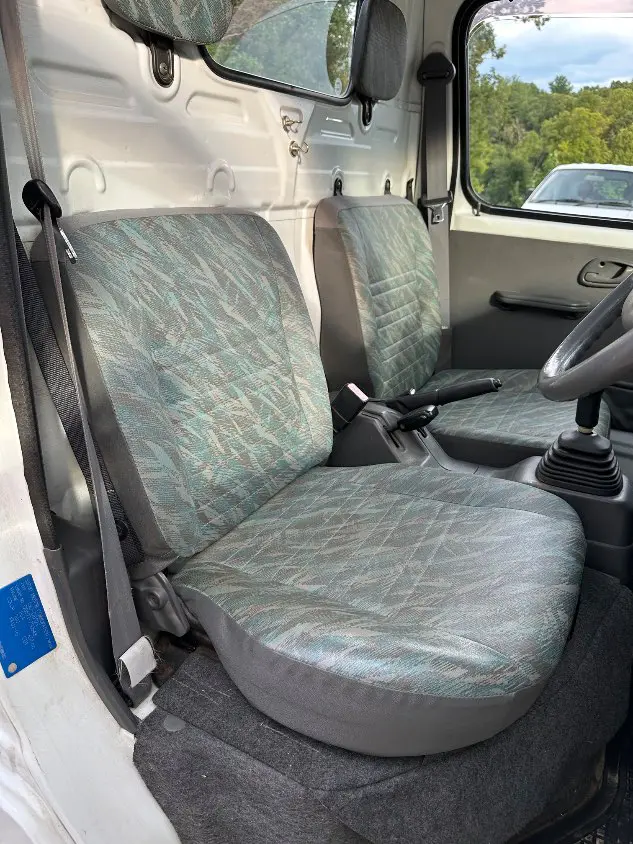 2001 Suzuki Carry 4WD, a white Kei Truck, for sale at Mayberry Mini Trucks in Mount Airy, NC (photo 17 of 20)