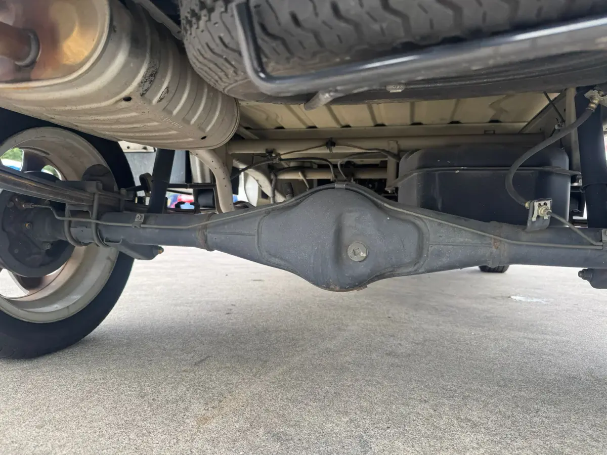 2001 Suzuki Carry 4x4, a silver Kei Truck, for sale at Skyline Kei Trucks in Houston, TX (photo 11 of 12)