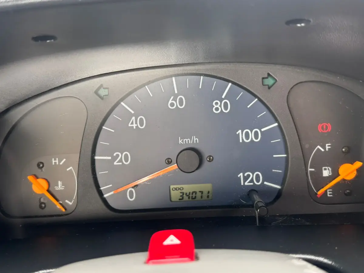 2001 Suzuki Carry 4x4, a silver Kei Truck, for sale at Skyline Kei Trucks in Houston, TX (photo 9 of 12)