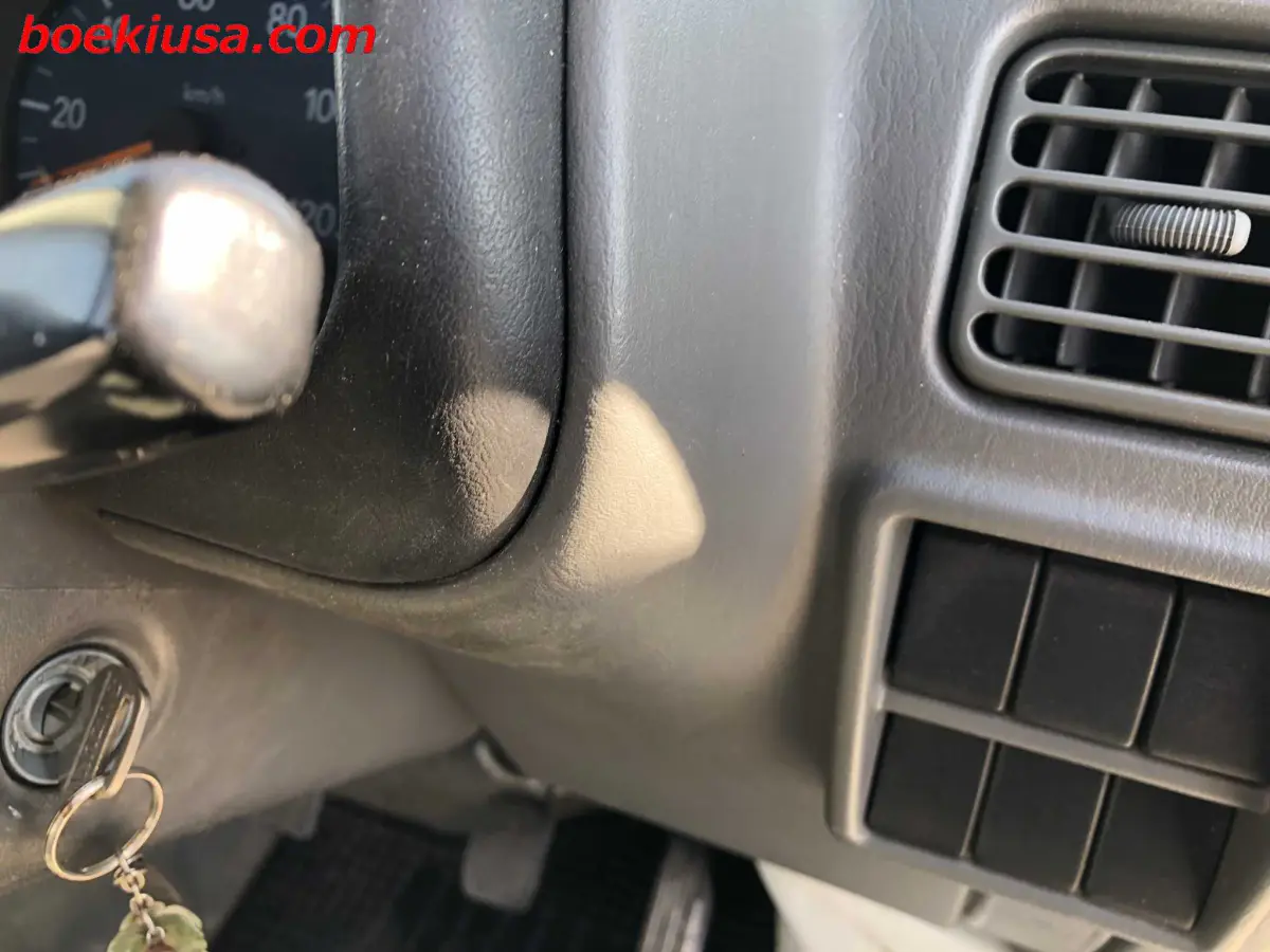 2001 Suzuki Carry 4x4, a white Kei Truck, for sale at Boeki USA in Paterson, NJ (photo 16 of 20)