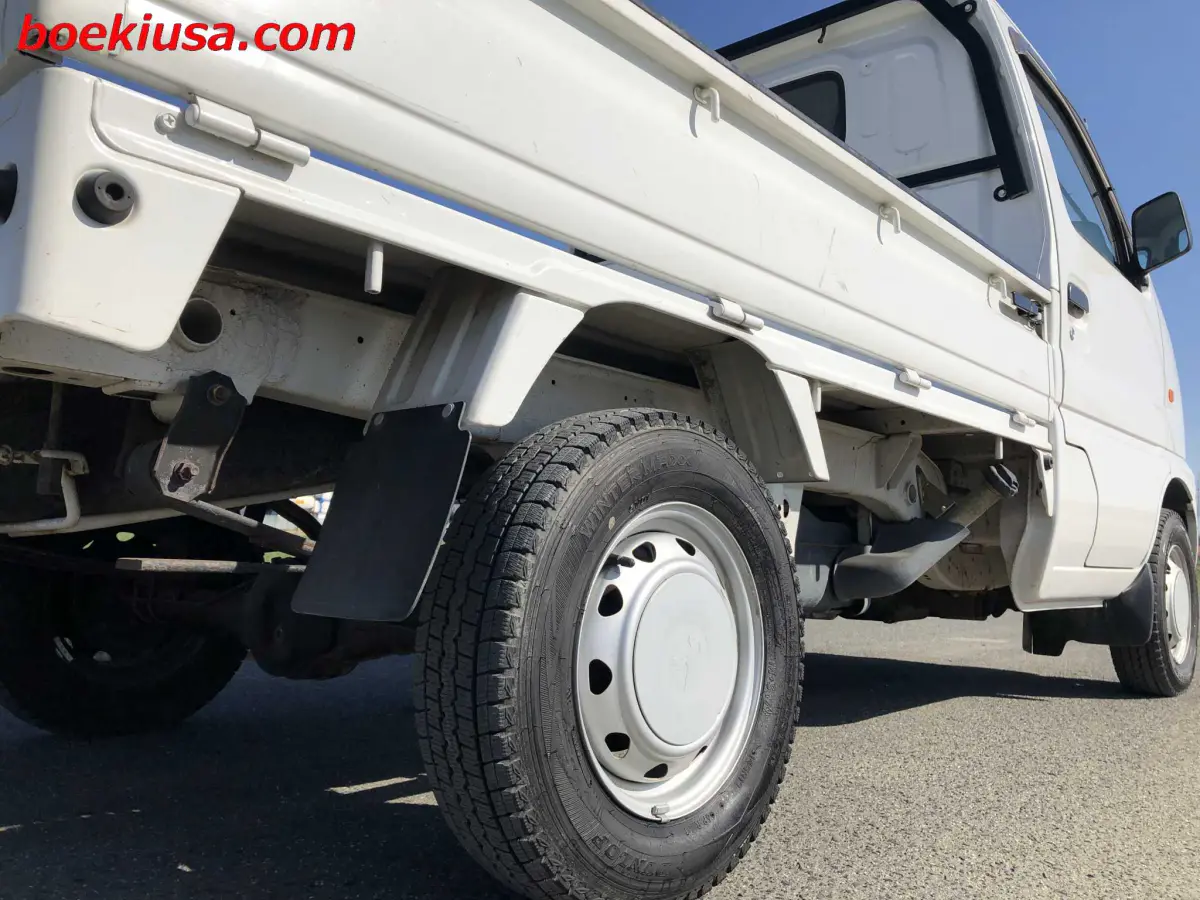 2001 Suzuki Carry 4x4, a white Kei Truck, for sale at Boeki USA in Paterson, NJ (photo 6 of 20)