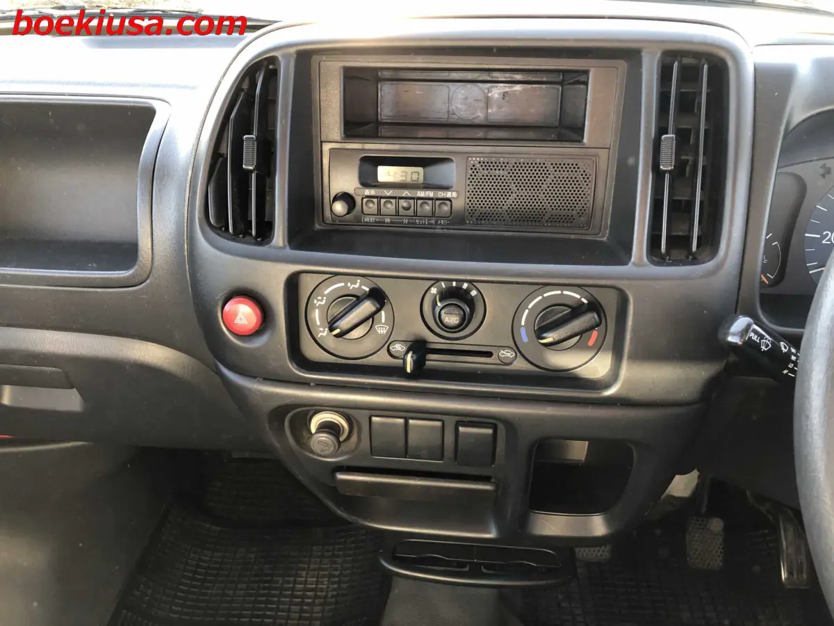 2001 Suzuki Carry 4x4, a white Kei Truck, for sale at Boeki USA in Paterson, NJ (photo 17 of 20)