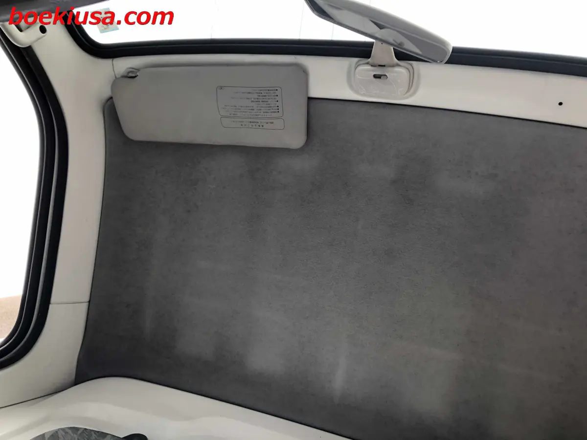 2001 Suzuki Carry 4x4, a white Kei Truck, for sale at Boeki USA in Paterson, NJ (photo 11 of 20)