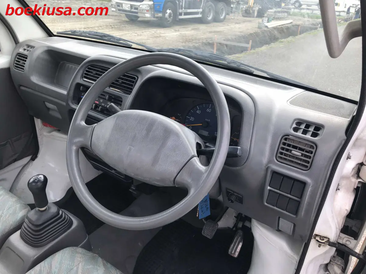 2001 Suzuki Carry 4x4, a white Kei Truck, for sale at Boeki USA in Paterson, NJ (photo 13 of 20)