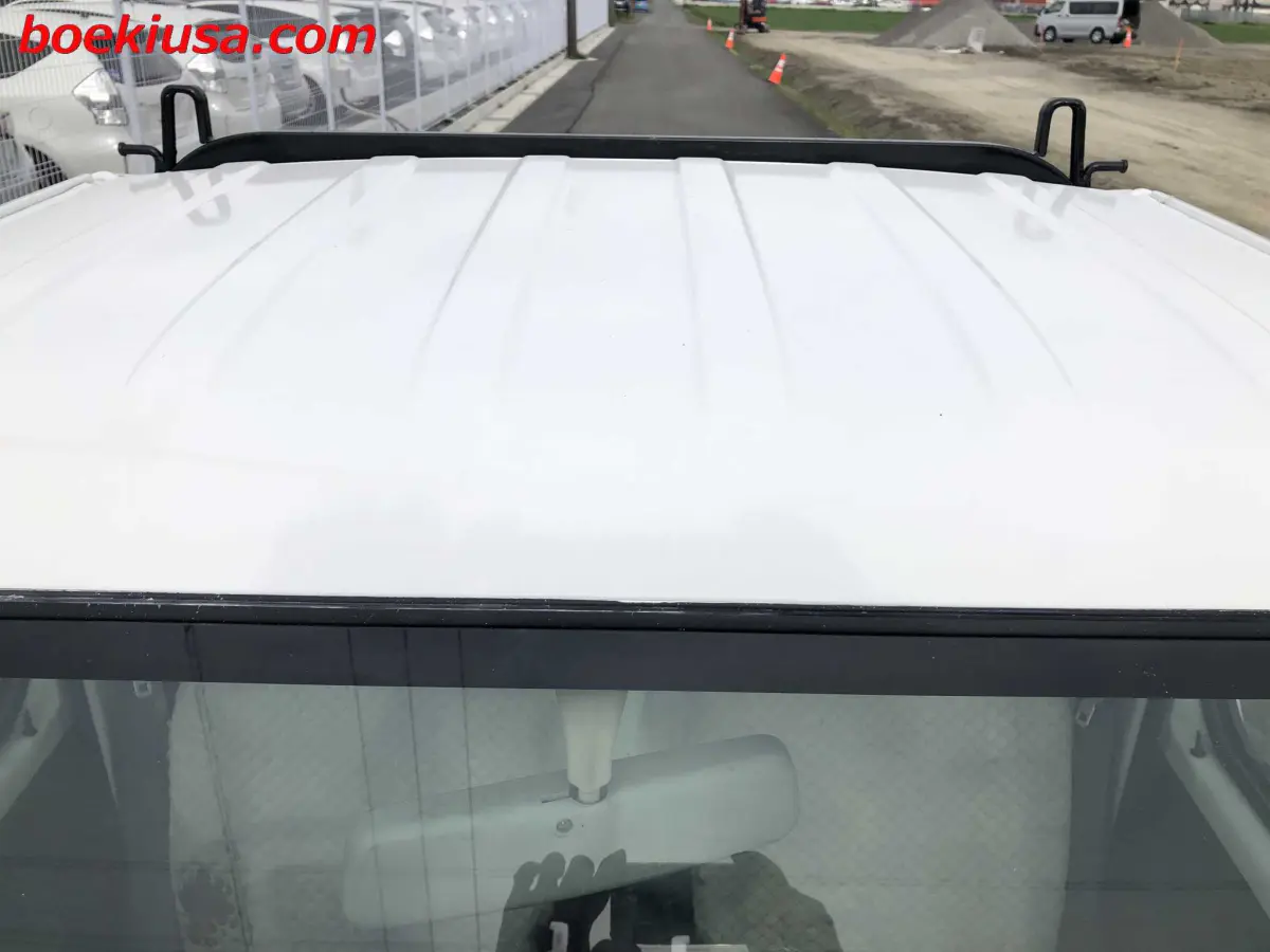 2001 Suzuki Carry 4x4, a white Kei Truck, for sale at Boeki USA in Paterson, NJ (photo 19 of 20)