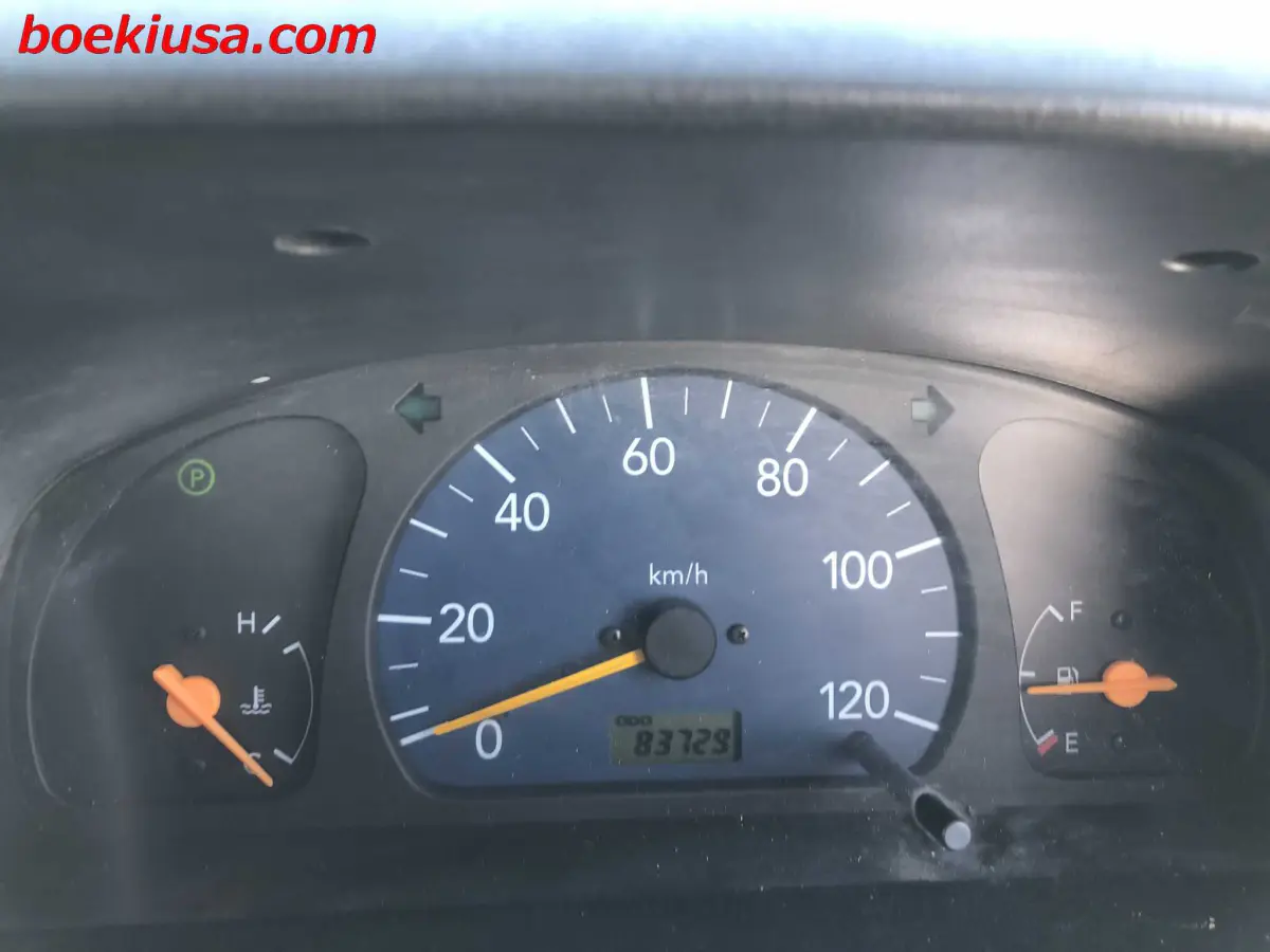 2001 Suzuki Carry, a silver Kei Truck, for sale at Boeki USA in Paterson, NJ (photo 18 of 20)