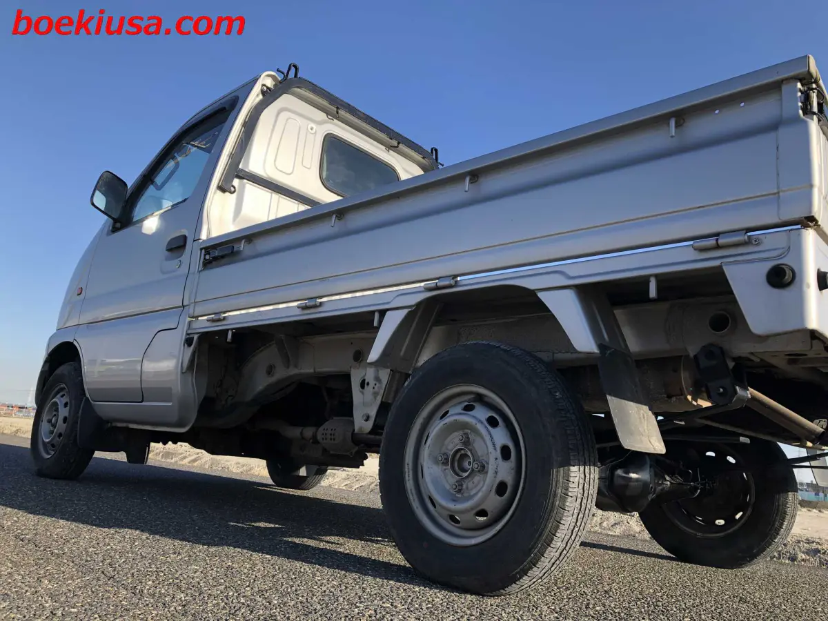 2001 Suzuki Carry, a silver Kei Truck, for sale at Boeki USA in Paterson, NJ (photo 5 of 20)