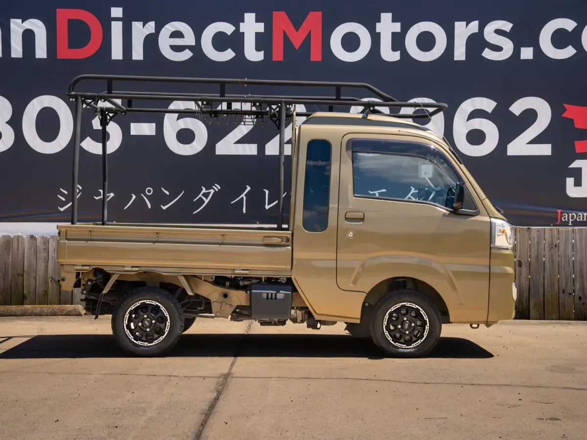 2021 Daihatsu Hijet, a green off-road Kei Truck, for sale at Japan Direct Motors in Irmo, SC (photo 10 of 16)