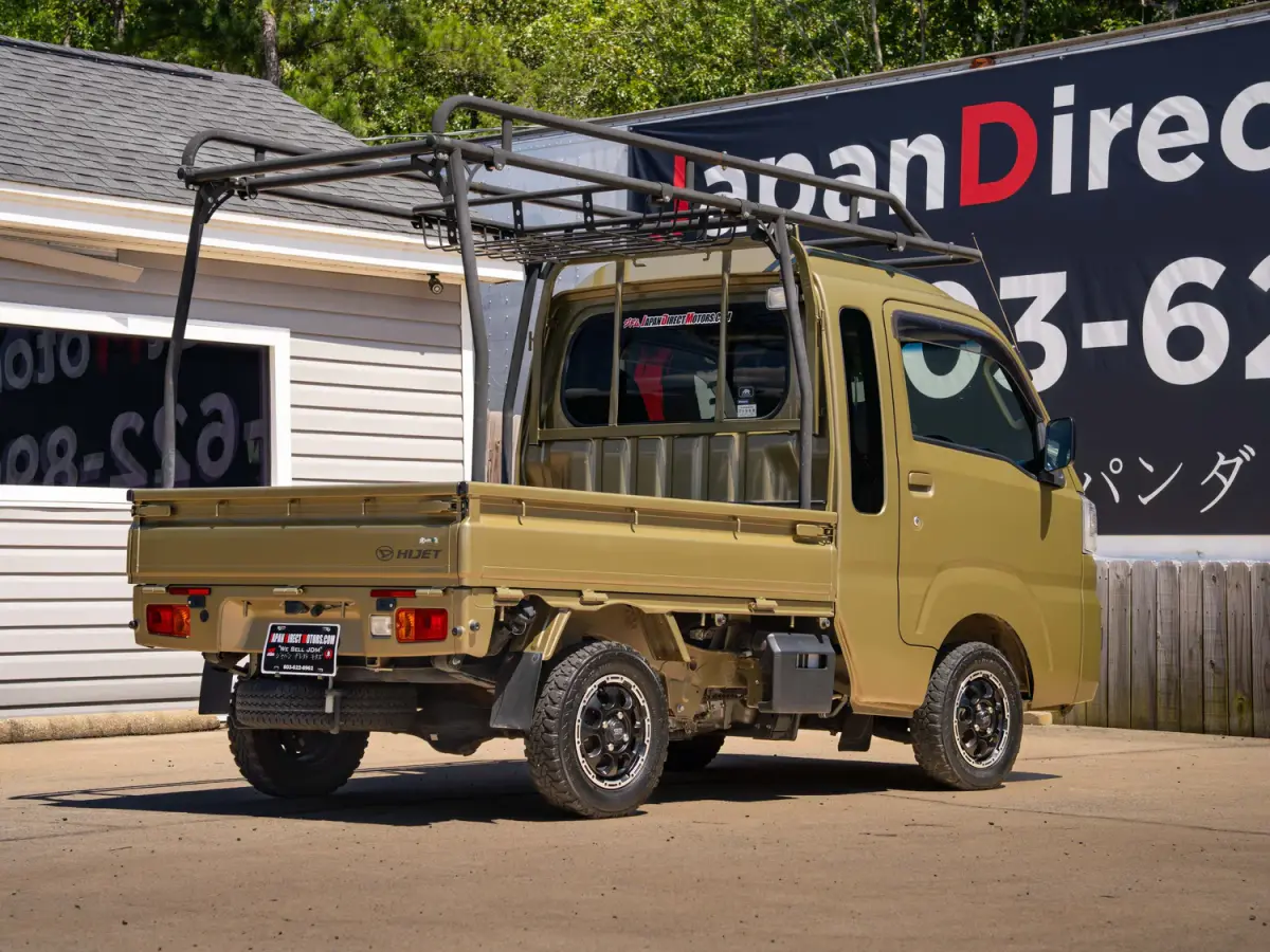 2021 Daihatsu Hijet, a green off-road Kei Truck, for sale at Japan Direct Motors in Irmo, SC (photo 9 of 16)