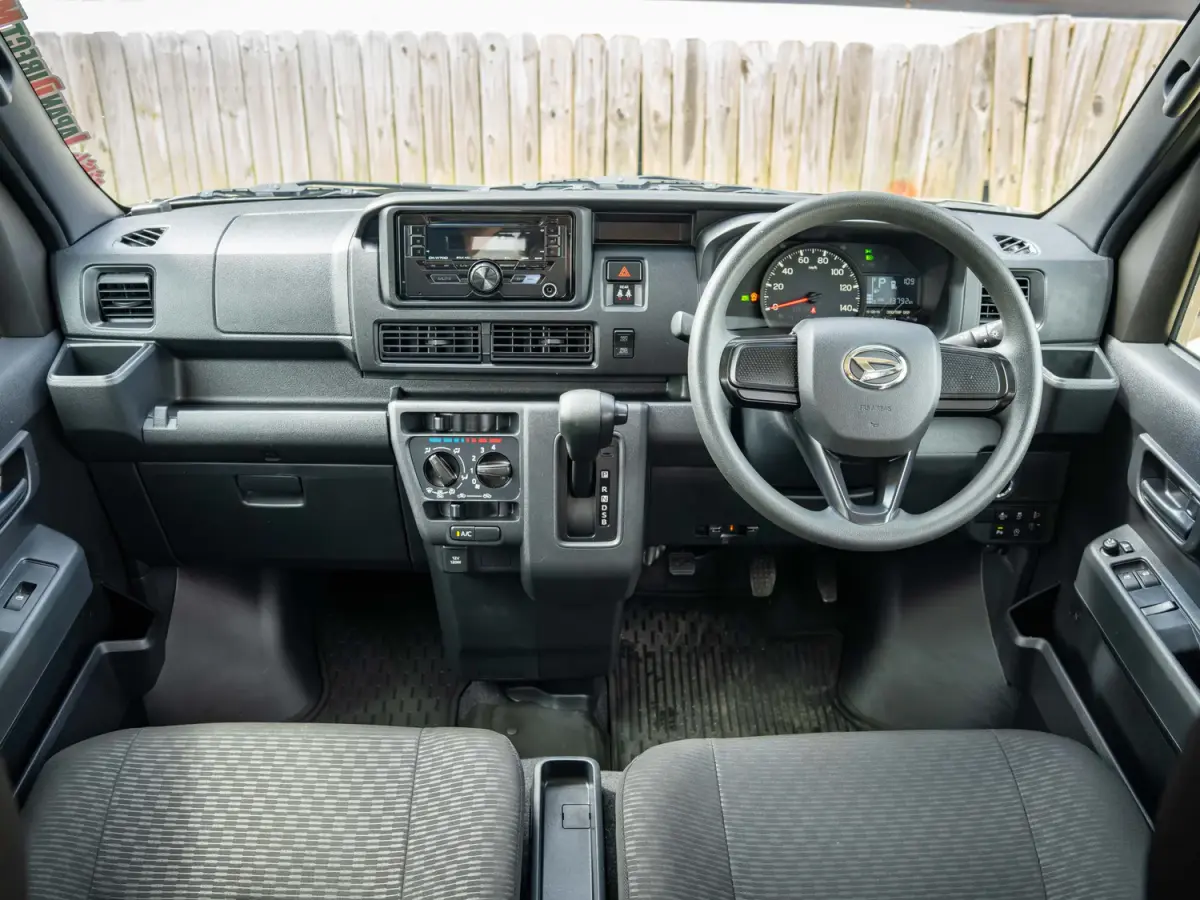 2023 Daihatsu Hijet Deckvan, a green off-road Kei Truck, for sale at Japan Direct Motors in Irmo, SC (photo 13 of 21)