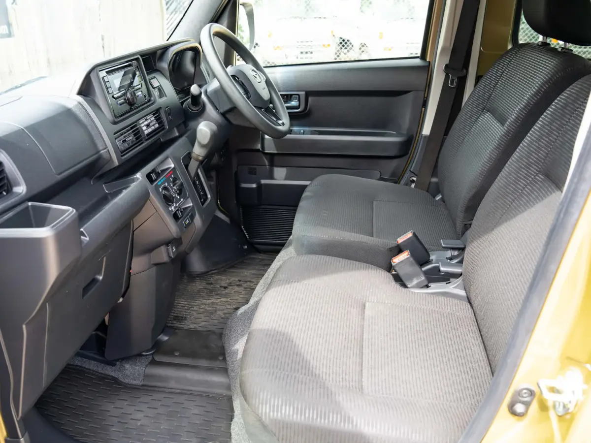 2023 Daihatsu Hijet Deckvan, a green off-road Kei Truck, for sale at Japan Direct Motors in Irmo, SC (photo 15 of 21)