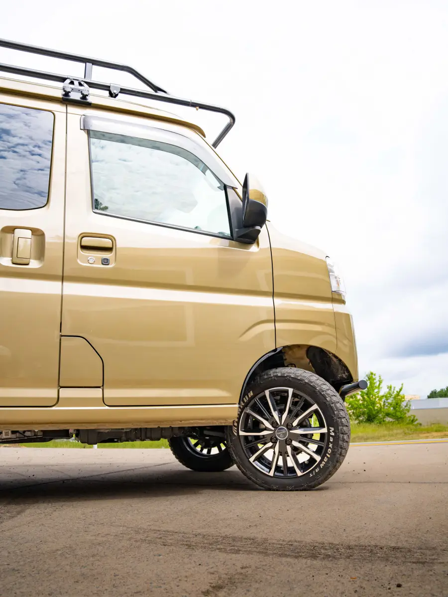 2023 Daihatsu Hijet Deckvan, a green off-road Kei Truck, for sale at Japan Direct Motors in Irmo, SC (photo 19 of 21)
