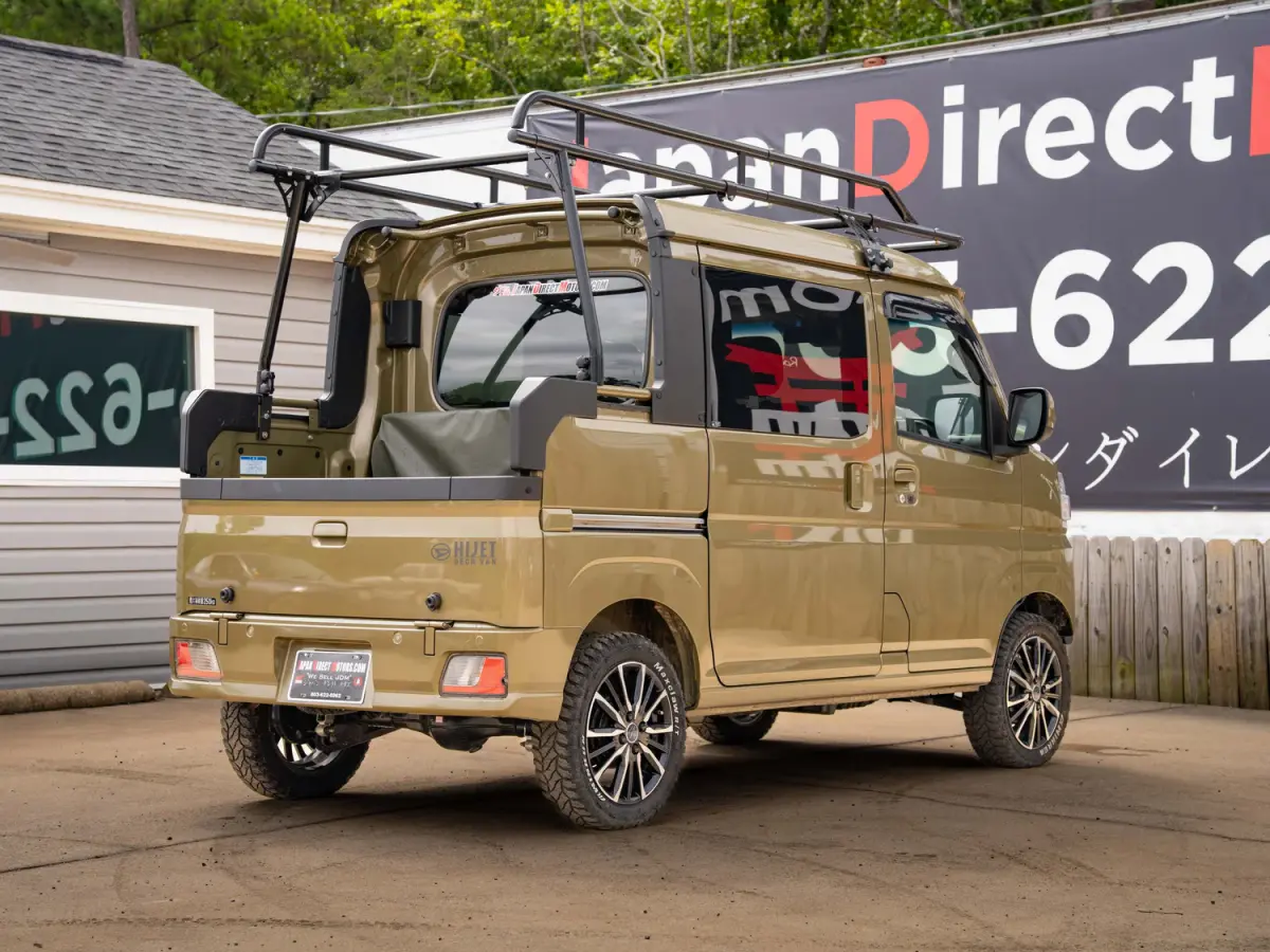 2023 Daihatsu Hijet Deckvan, a green off-road Kei Truck, for sale at Japan Direct Motors in Irmo, SC (photo 7 of 21)