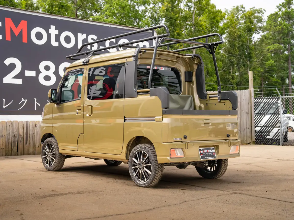 2023 Daihatsu Hijet Deckvan, a green off-road Kei Truck, for sale at Japan Direct Motors in Irmo, SC (photo 9 of 21)