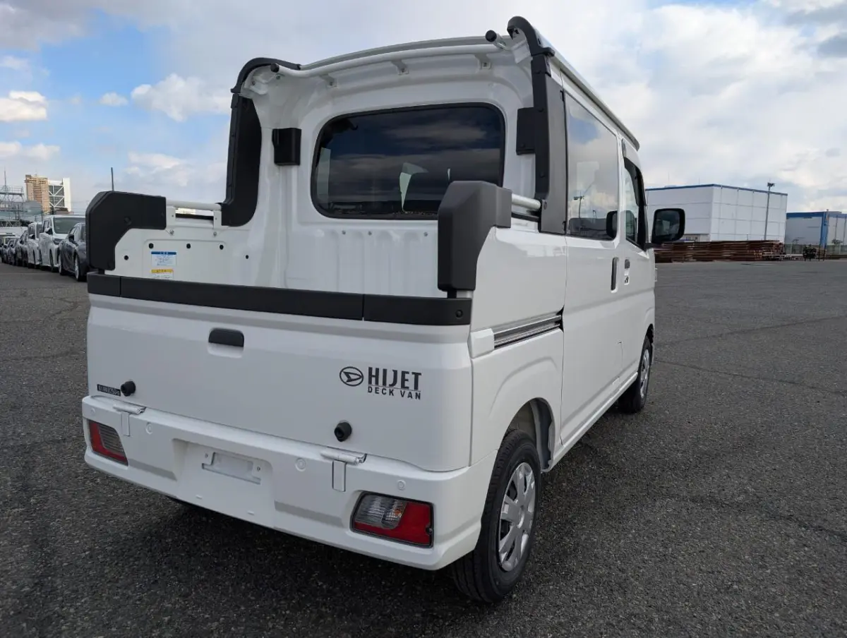 2024 Daihatsu Hijet Deck Van CVT Auto, an off-road Kei Truck, for sale at Dakota Mini Trucks in McIntosh, SD (photo 2 of 5)