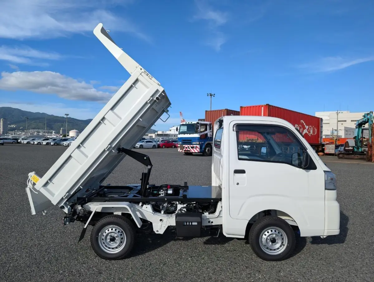 2024 Daihatsu Hijet HD Dump CVT Auto, an off-road Kei Truck, for sale at Dakota Mini Trucks in McIntosh, SD (photo 2 of 6)