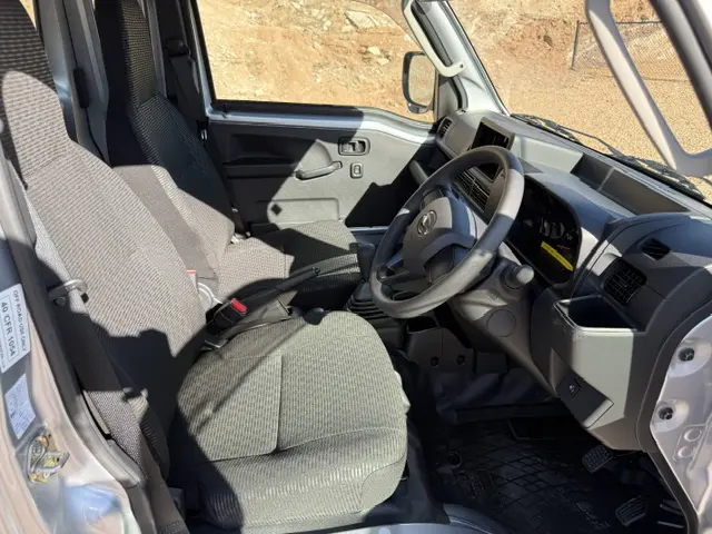 2025 Daihatsu Hijet Jumbo, a silver off-road Kei Truck, for sale at Mini Monsters USA in St. George, UT (photo 8 of 23)