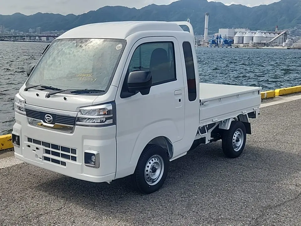 2025 Daihatsu Hijet Jumbo, a white off-road Kei Truck, for sale at Mini Monsters USA in St. George, UT (photo 12 of 25)