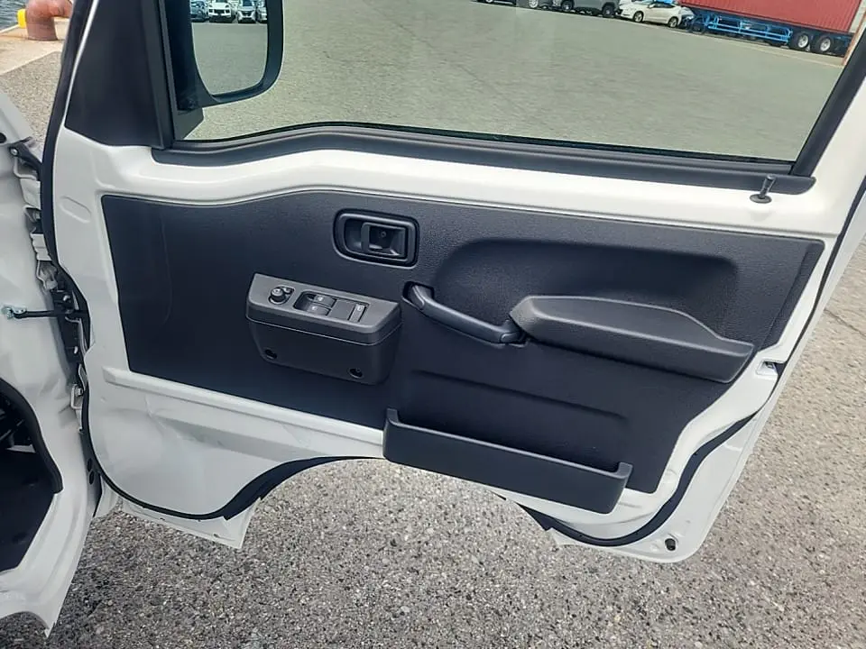 2025 Daihatsu Hijet Jumbo, a white off-road Kei Truck, for sale at Mini Monsters USA in St. George, UT (photo 15 of 25)