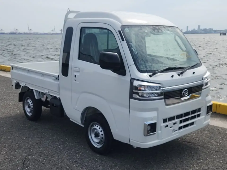 2025 Daihatsu Hijet Jumbo, a white off-road Kei Truck, for sale at Mini Monsters USA in St. George, UT (photo 16 of 25)