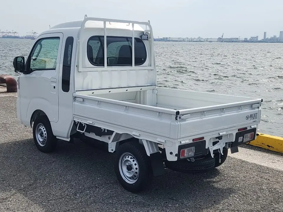 2025 Daihatsu Hijet Jumbo, a white off-road Kei Truck, for sale at Mini Monsters USA in St. George, UT (photo 18 of 25)