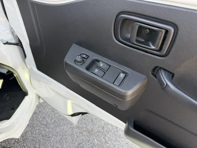 2025 Daihatsu Hijet Jumbo, a white off-road Kei Truck, for sale at Mini Monsters USA in St. George, UT (photo 8 of 25)