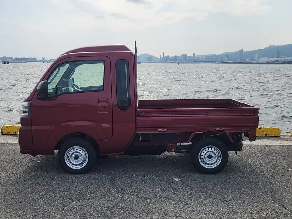 2025 Daihatsu Hijet Jumbo, a red off-road Kei Truck, for sale at Mini Monsters USA in St. George, UT (photo 12 of 23)