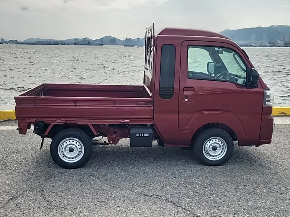 2025 Daihatsu Hijet Jumbo, a red off-road Kei Truck, for sale at Mini Monsters USA in St. George, UT (photo 13 of 23)