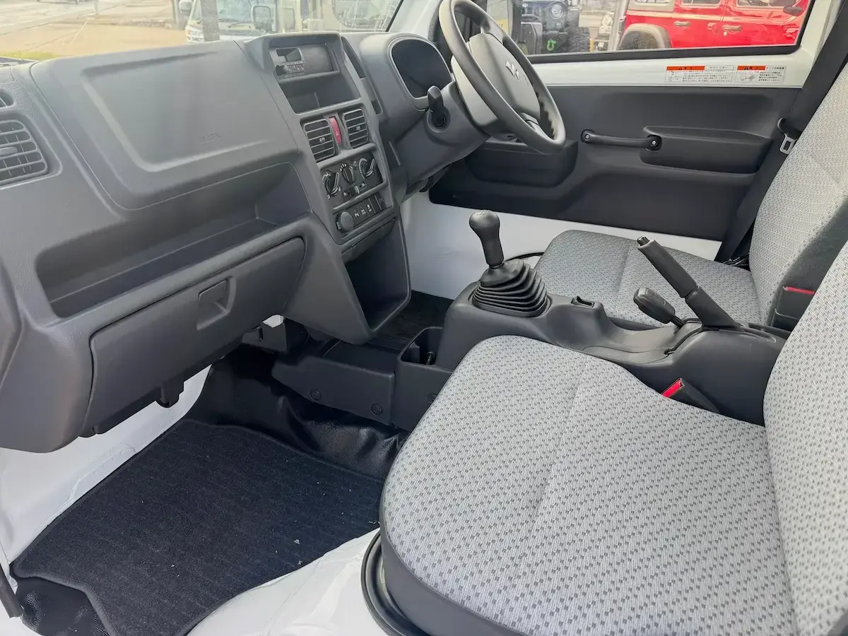 2025 Suzuki Carry Scissor/Dump Lift, a white off-road Kei Truck, for sale at Weatherford Mini Trucks in Weatherford, TX (photo 12 of 12)