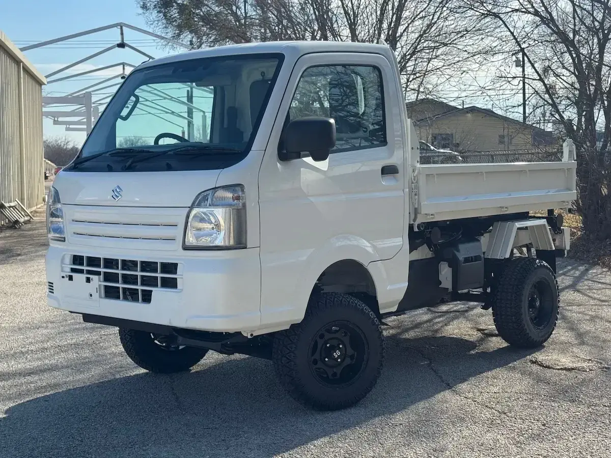 2025 Suzuki Carry Scissor/Dump Lift, a white off-road Kei Truck, for sale at Weatherford Mini Trucks in Weatherford, TX (photo 4 of 12)