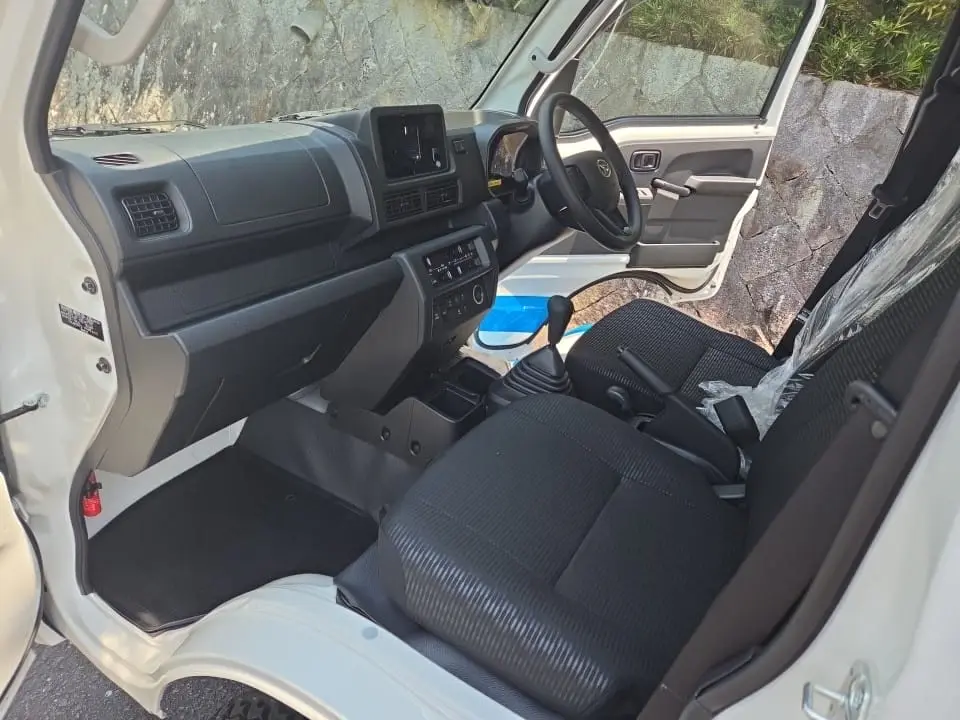 2026 Daihatsu Hijet Extreme, a white off-road Kei Truck, for sale at Mini Monsters USA in St. George, UT (photo 14 of 16)
